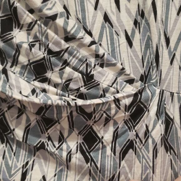 Jennifer Lopez Fractured Glamour Crossover Wrap Top - Picture 11 of 13